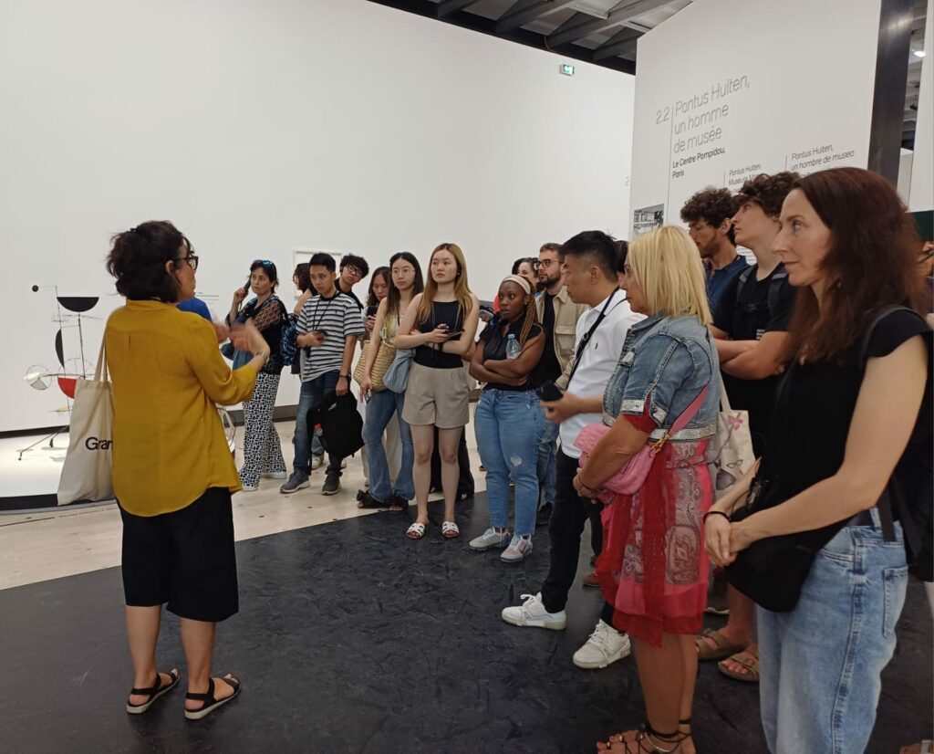 international students visiting Grand Palais